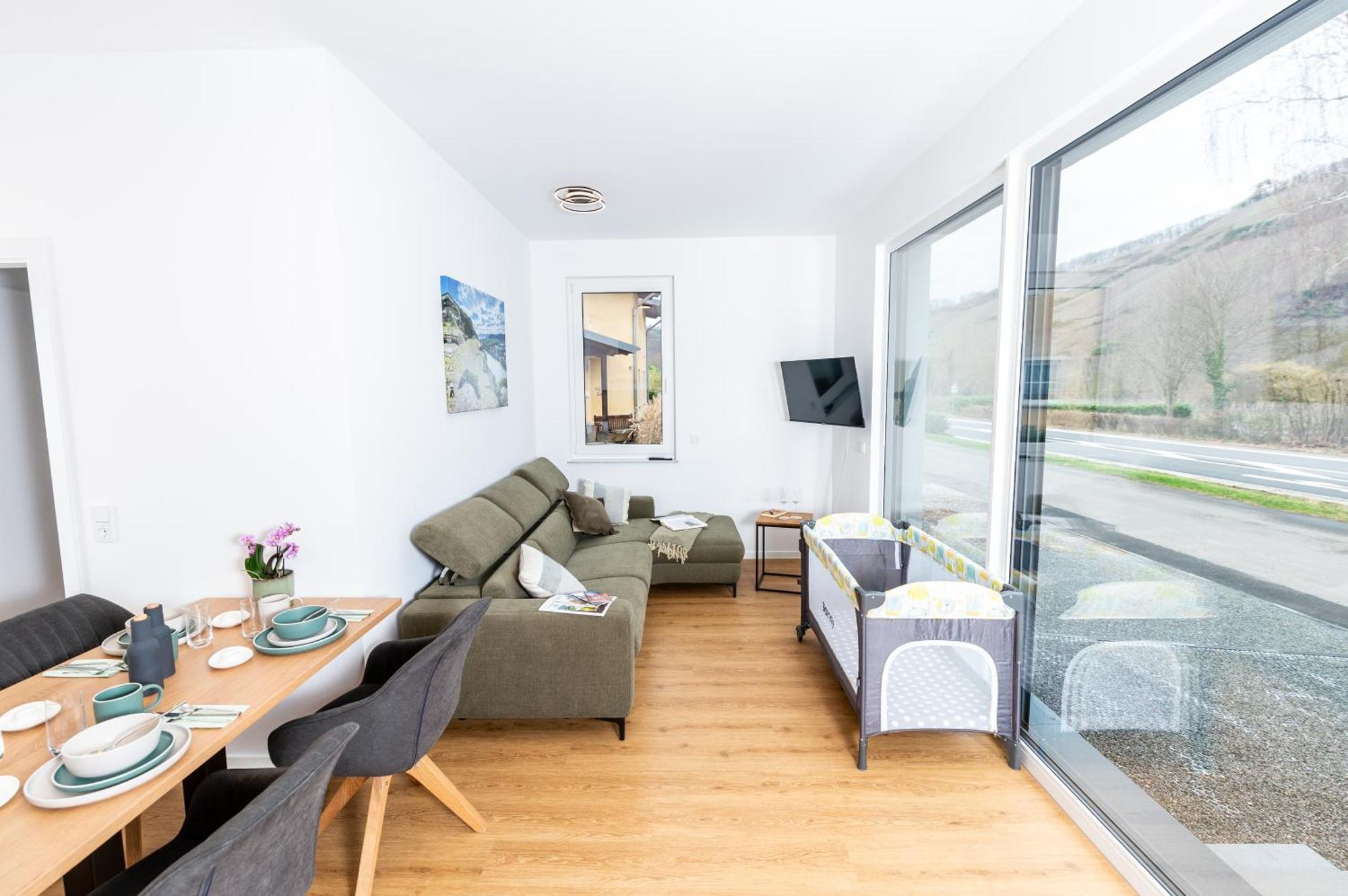 Apartment Weingut Dr Hermann I Ерден Екстериор снимка